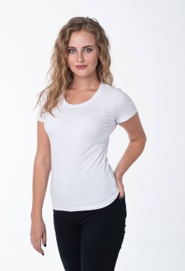 Белая женская футболка Белая женская футболка